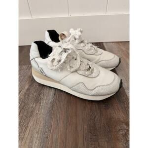 P448 Cancun Low Top Sneakers Sz 6-6.5 in white